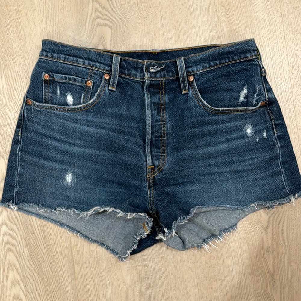 Levi’s 501 premium shorts and size 31